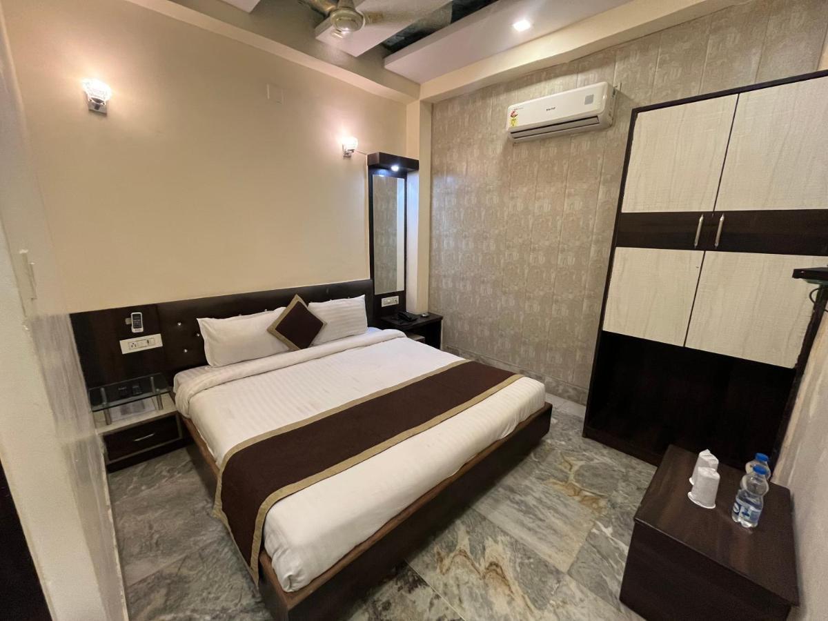 Hotel Raj Vilas Udajpur Exteriér fotografie