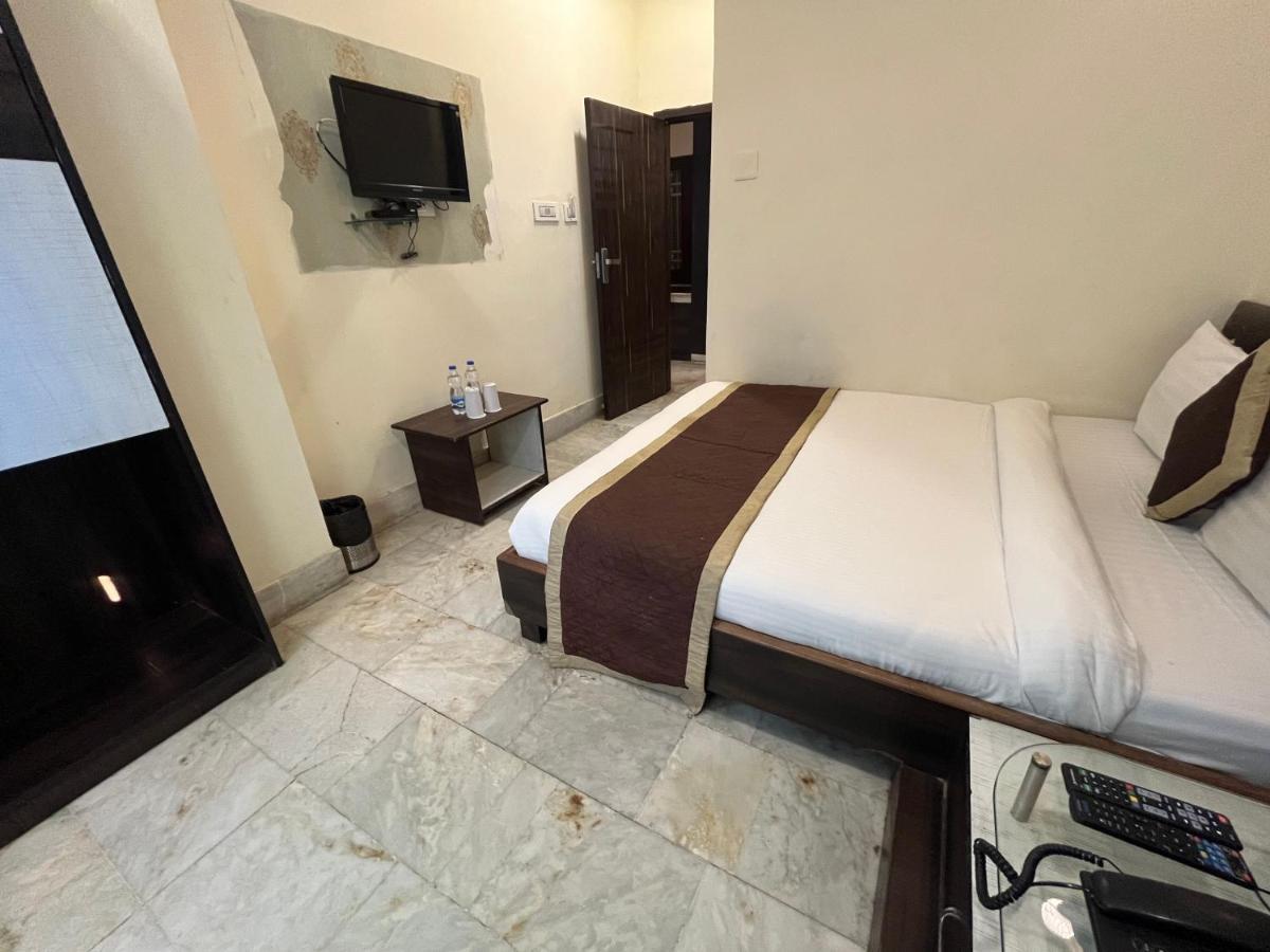 Hotel Raj Vilas Udajpur Exteriér fotografie