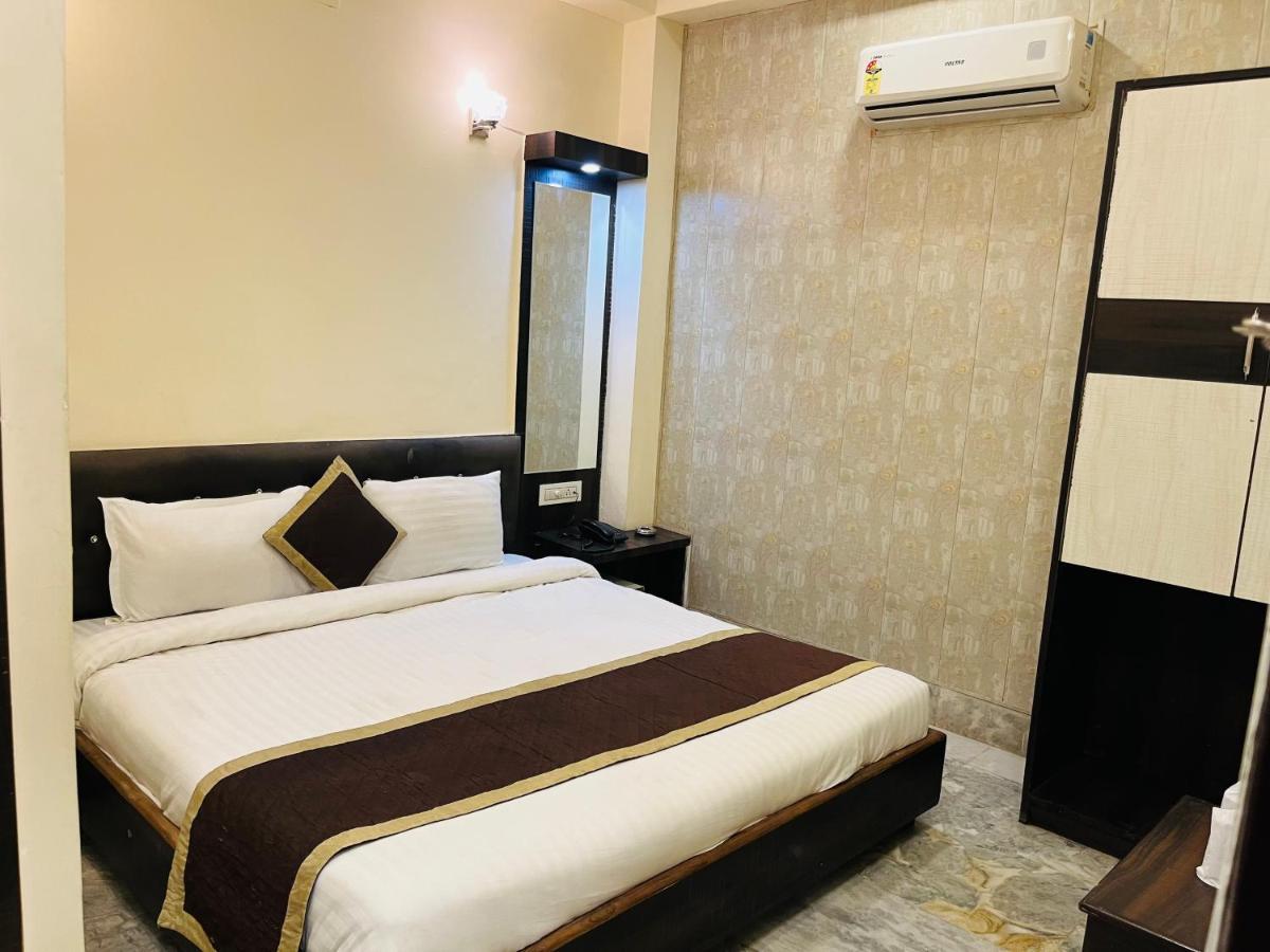 Hotel Raj Vilas Udajpur Exteriér fotografie