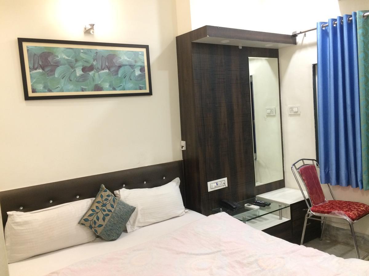 Hotel Raj Vilas Udajpur Exteriér fotografie